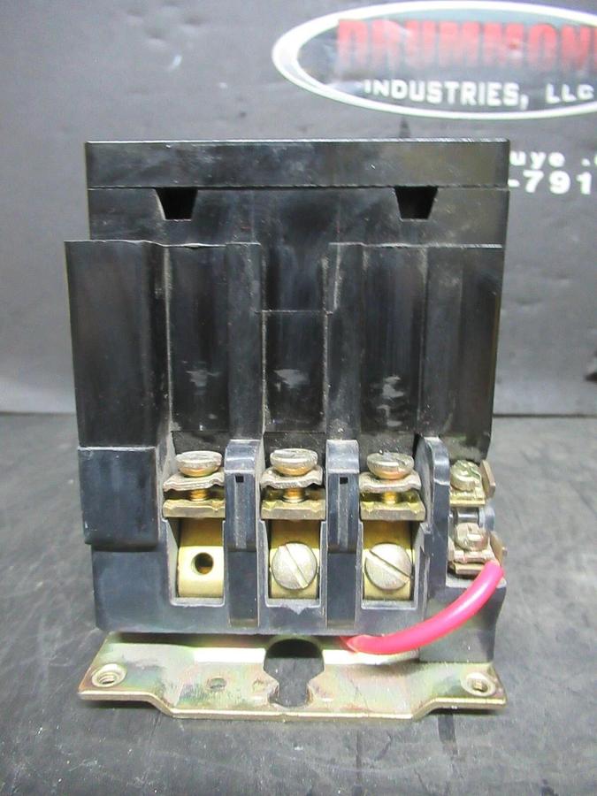 Used SQUARE D NEMA 1 STARTER 8536SCG3 W/ 9065SS120 OVERLOAD RELAY 600 VAC 10 HP