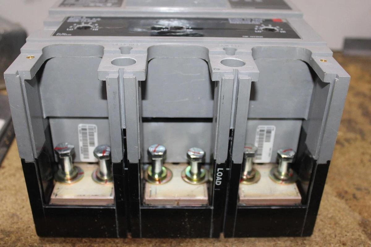 Used SIEMENS ND6 CIRCUIT BREAKER ND63F120 1200 AMP 3-POLE 600 VAC 3-PHASE *WARRANTY*