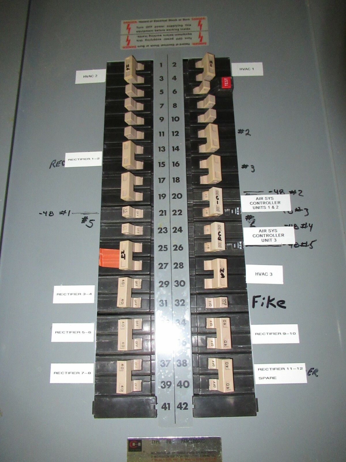 Used CUTLER HAMMER MLO SERVICE PANELBOARD 225 AMP NEMA TYPE 1 42-SLOT 120/240 VAC
