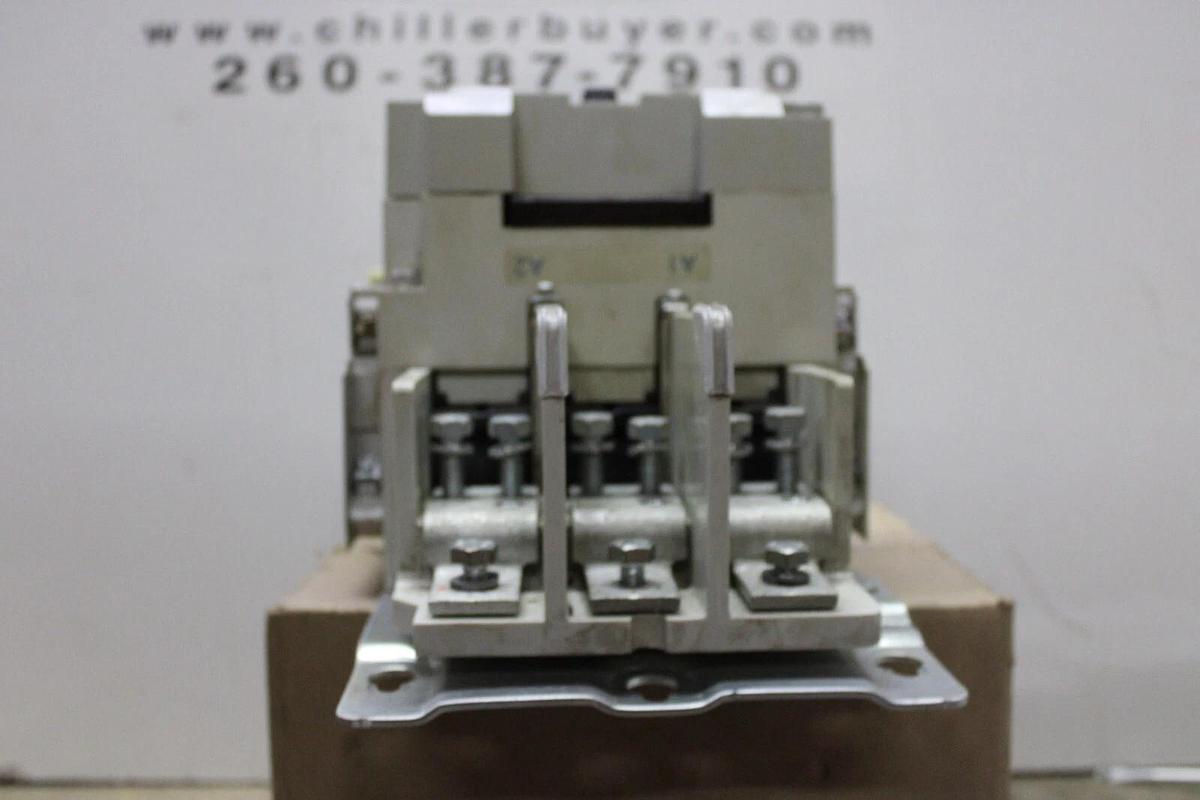 Used CUTLER HAMMER NEMA CONTACTOR CN15SN3 NEMA 5 270 AMP 600 VAC 3-PHASE 200 HP