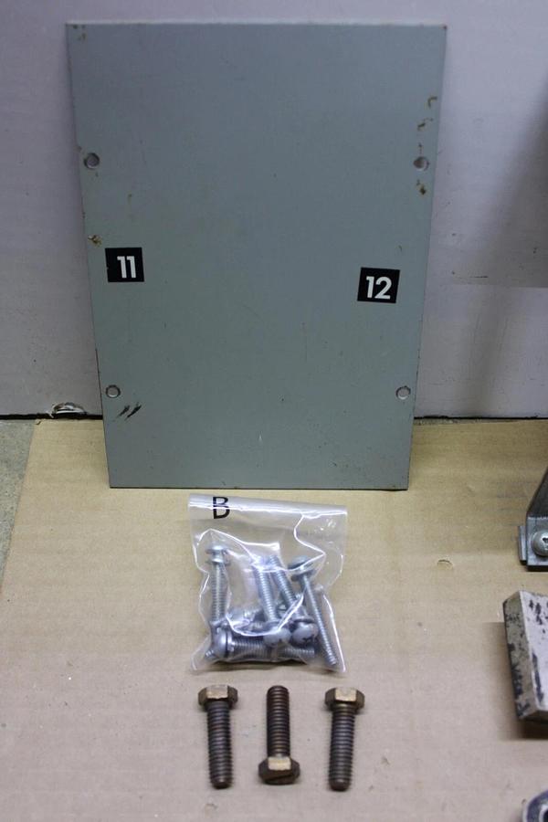 Used CUTLER HAMMER CIRCUIT BREAKER MOUNTING KIT FOR LA BREAKERS **WARRANTY**