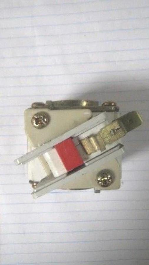 Used FERRAZ PROTISTOR MODEL S101608CF00 ---- 700 AMP 700 VAC WITH 2 AMP MICROSWITCH