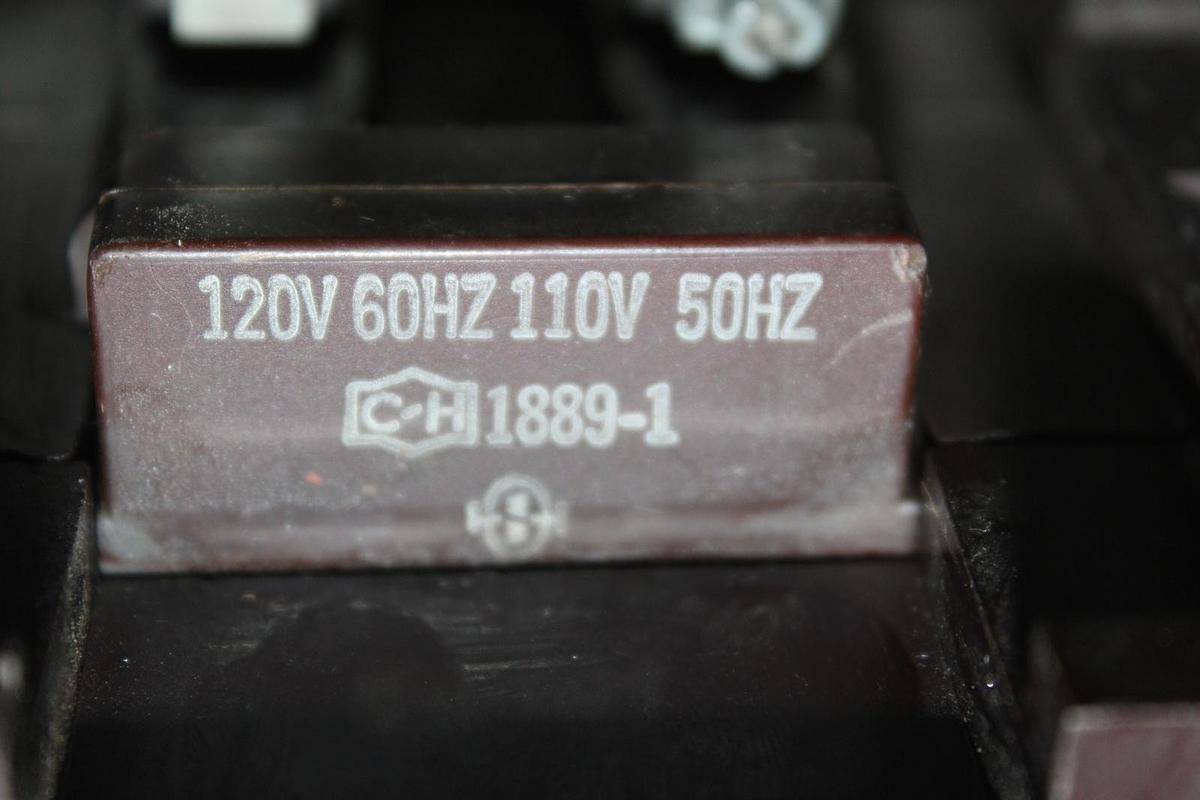 Used CUTLER-HAMMER CONTACTOR C832JN3 NEMA SIZE 3 120 AMP 600 VAC 3-POLE COIL: 120 V