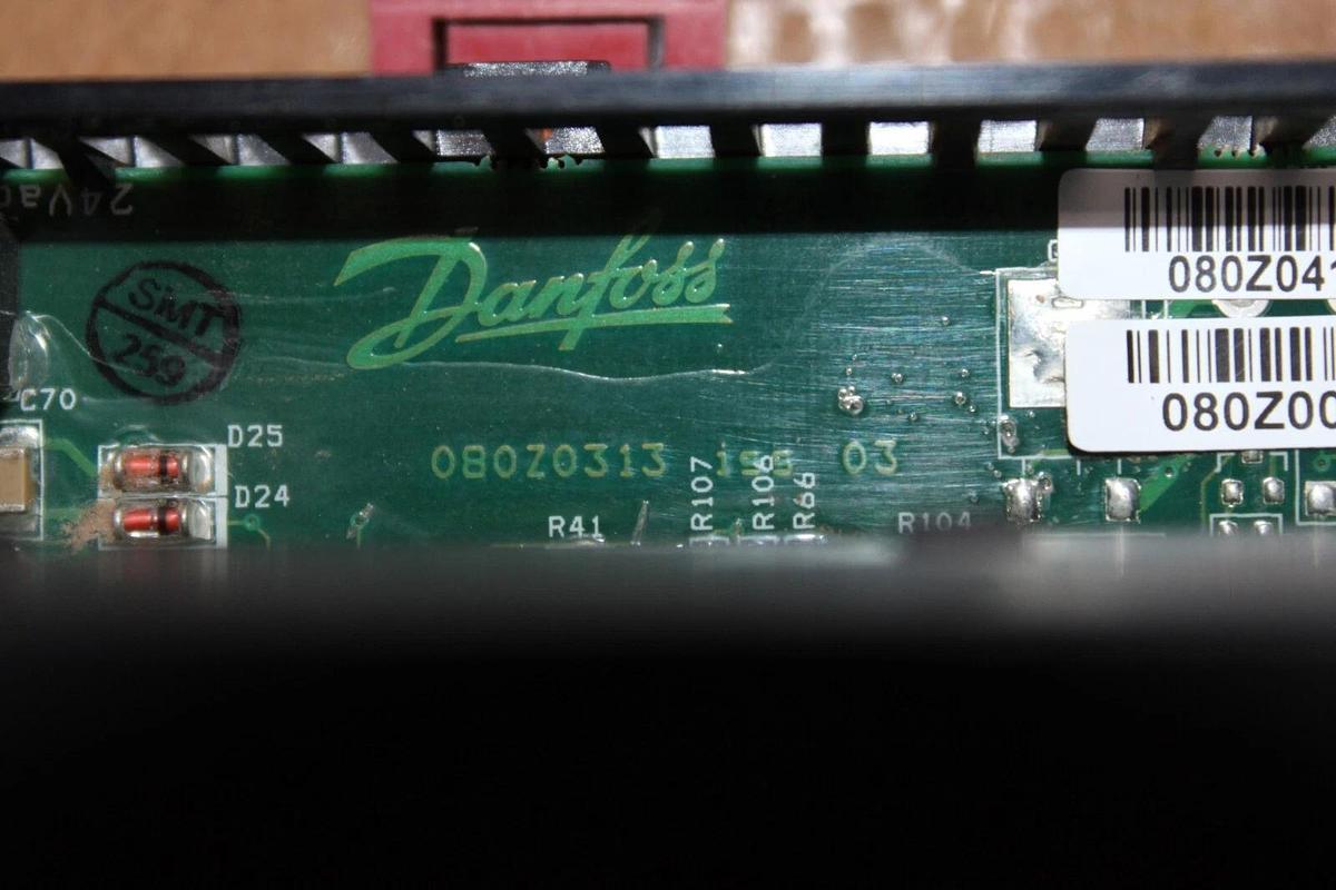 Used YORK DANFOSS VALVE INTERFACE / STEPPER MODULE 031-02742-000 AK2-XM-208A