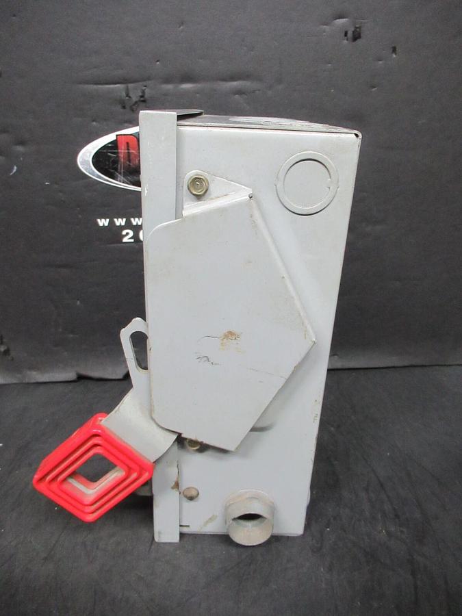 Used GE SAFETY DISCONNECT THN3361 ENCL. TYPE 1 30 AMP 600 VAC 30 HP 3-PHASE 3-POLE