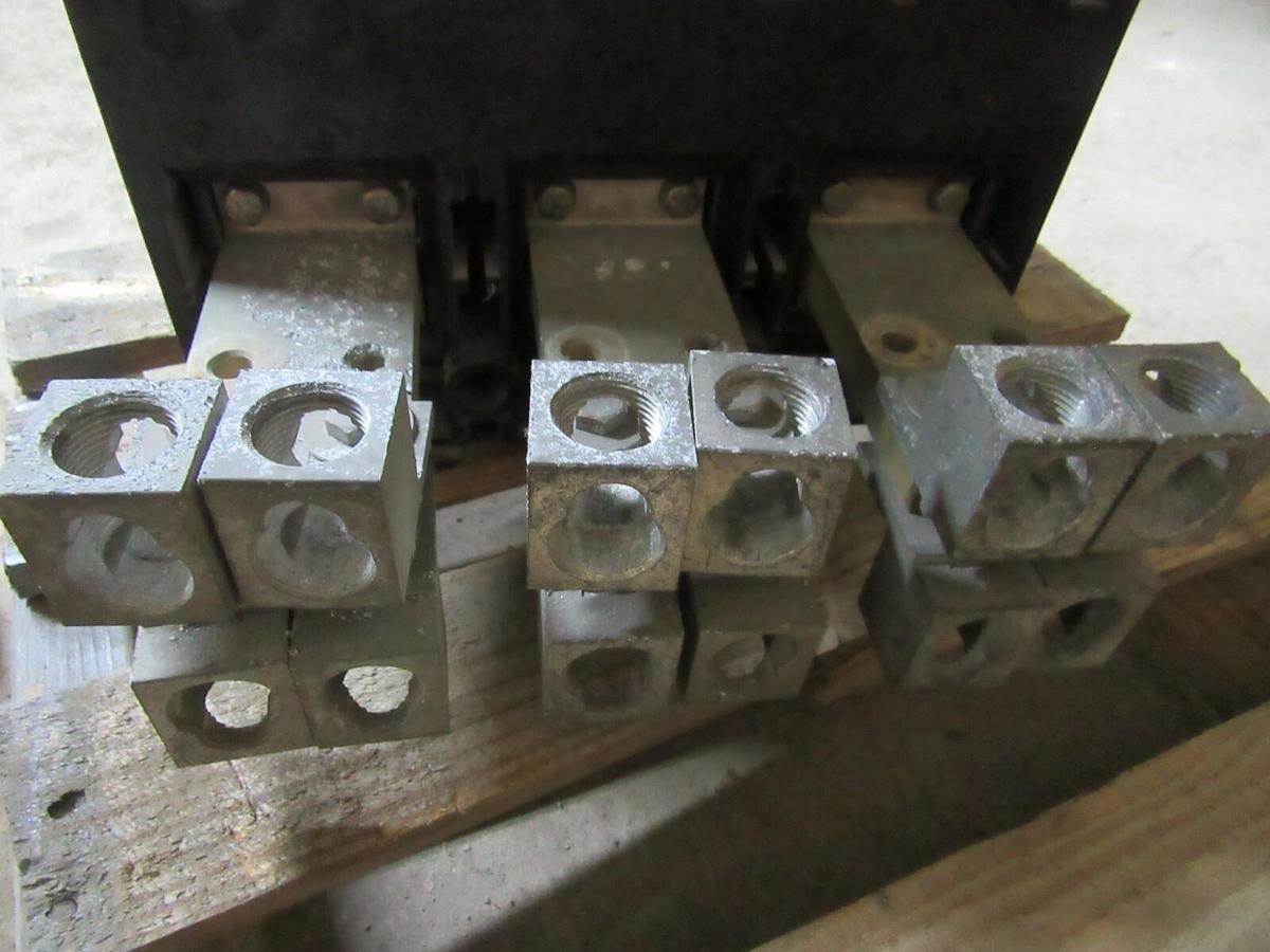 Used WESTINGHOUSE PB 2500 AMP FRAME CIRCUIT BREAKER PB32500F 3 POLE PB32500F 600 VAC