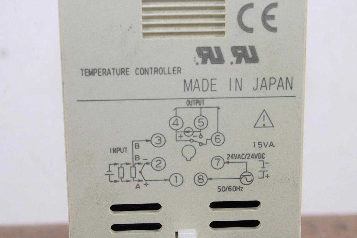 Used FUJI ELECTRIC TEMPERATURE CONTROLLER PXZ4TBY2-0B000 24 VAC 15 VA
