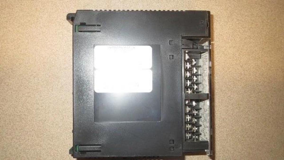 Used GE FANUC 90-30-- INPUT ANALOG--IC693ALG221C **WARRANTY INCLUDED**