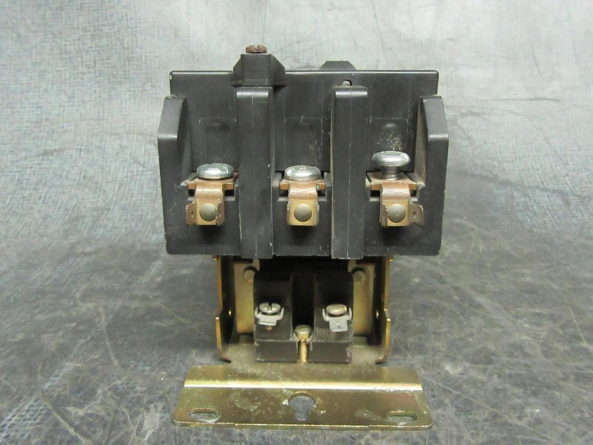 Used FURNAS DEFINITE PURPOSE CONTACTOR 42FE35AJ636R 600V 75A 3-POLE 3-PHASE COIL: 24V