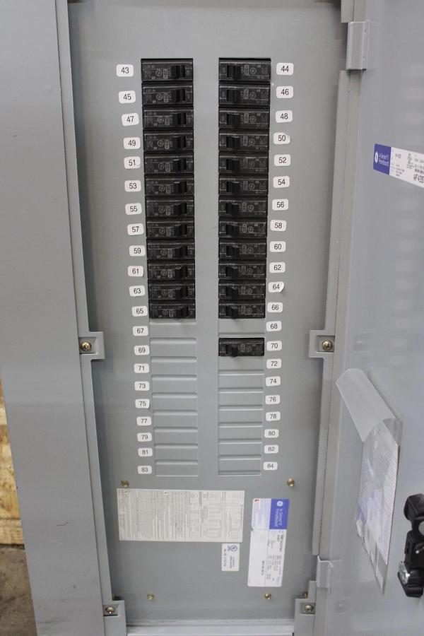 Used GENERAL ELECTRIC SERVICE PANELBOARD AB43B 225 AMP 208Y/120V 3-PHASE NEMA 1