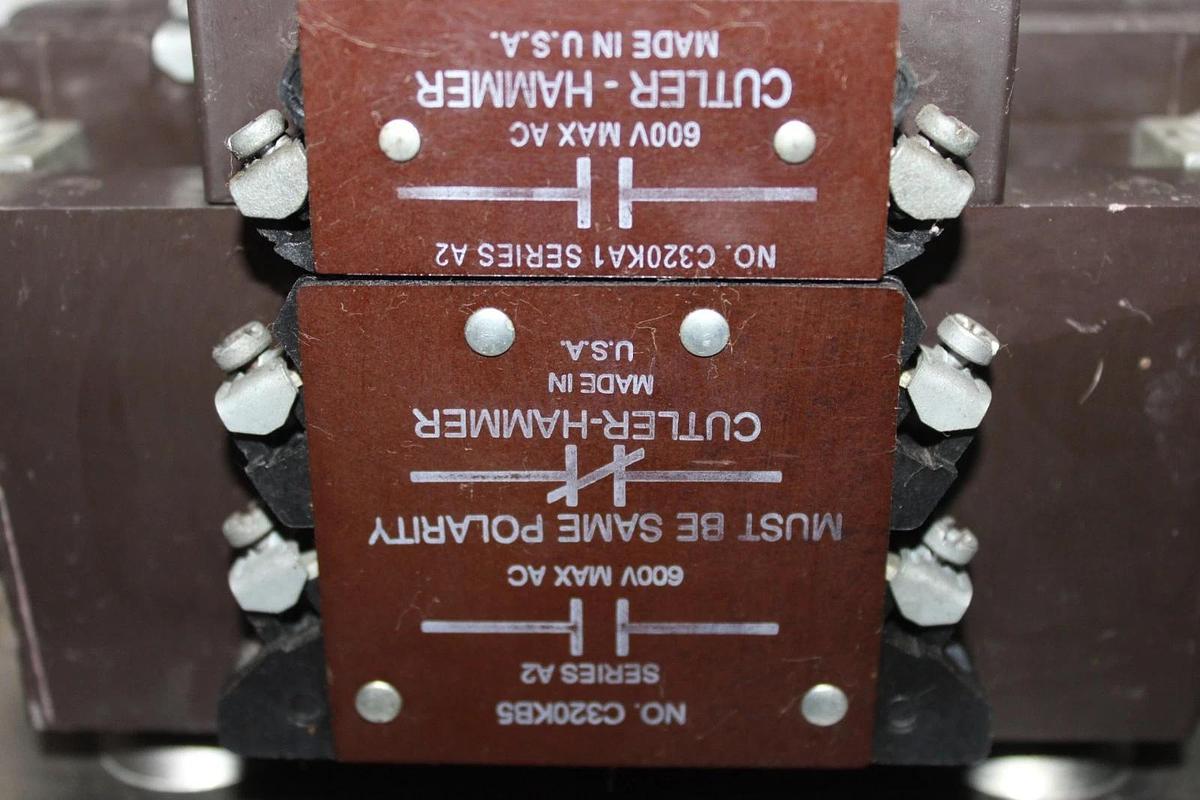 Used CUTLER-HAMMER CONTACTOR C10EN3 NEMA SIZE 3 90 AMP 600 VAC 3-POLE COIL: 120 V