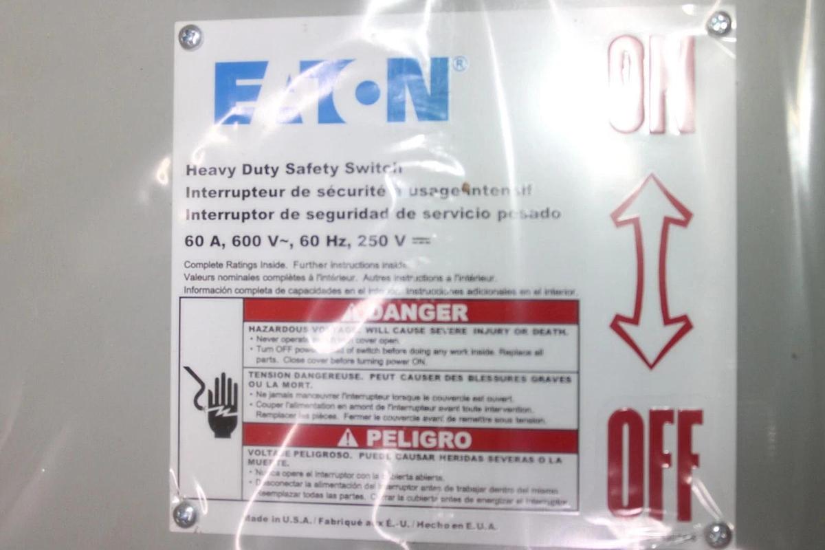NIB EATON HEAVY DUTY SAFETY SWITCH DH362UGK 60 AMP 600 VAC 3-POLE TYPE 1