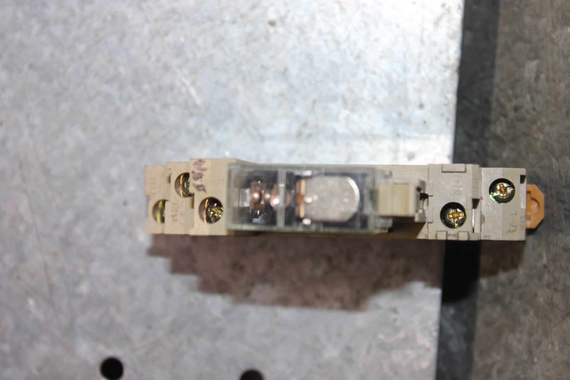Used LOT OF 3 OMRON RELAYS G2R-1-SN 24 VDC 10 AMP W/ BASE