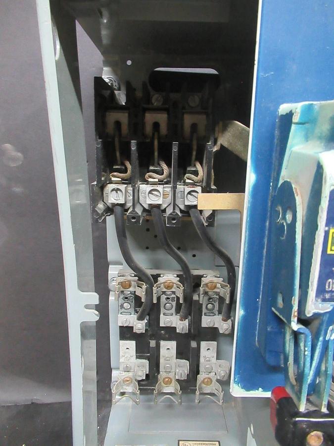 Used SQUARE D MCC MOTOR CONTROL DUAL FEEDER 17" MODEL 4 NO FUSES WITH DISCONNECTS