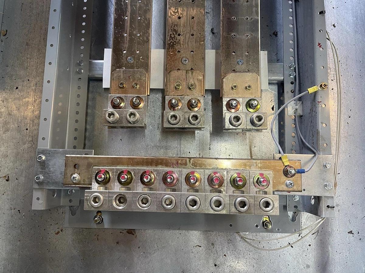 Used EATON POW-R-LINE PRL4 PANELBOAD PRL4B 600 AMP 120/240 VAC 1-PHASE 3-WIRE BX3673