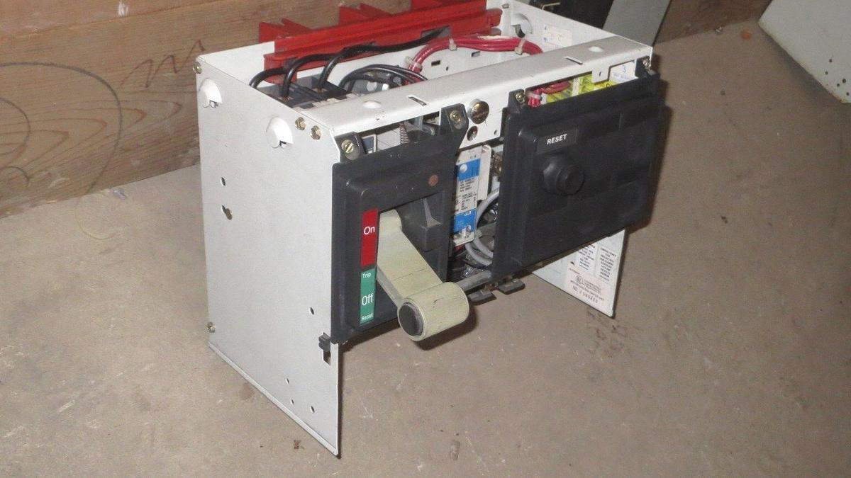 Used WESTINGHOUSE MCC 12" BUCKET W/ 3 AMP HCMP BREAKER & ADV NEMA SIZE 1 STARTER