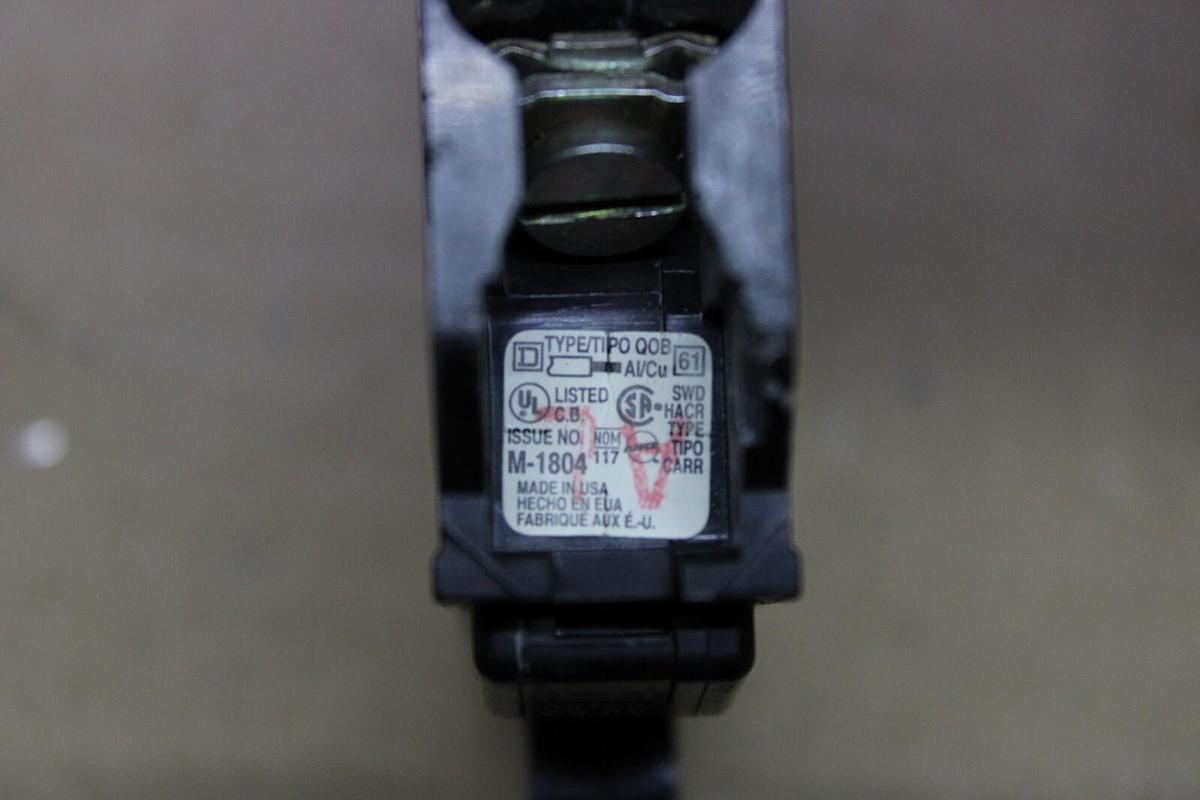 Used LOT OF 5 SQUARE D BREAKERS QOB QOB1020 SINGLE POLE 20 AMP **WARRANTY INCLUDED**