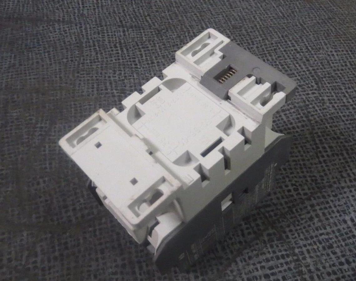 Used LOT OF 4 ABB CONTACTOR 21 AMP 600 VAC 110-120V COIL 7.5 HP  MODEL: A9-30-01