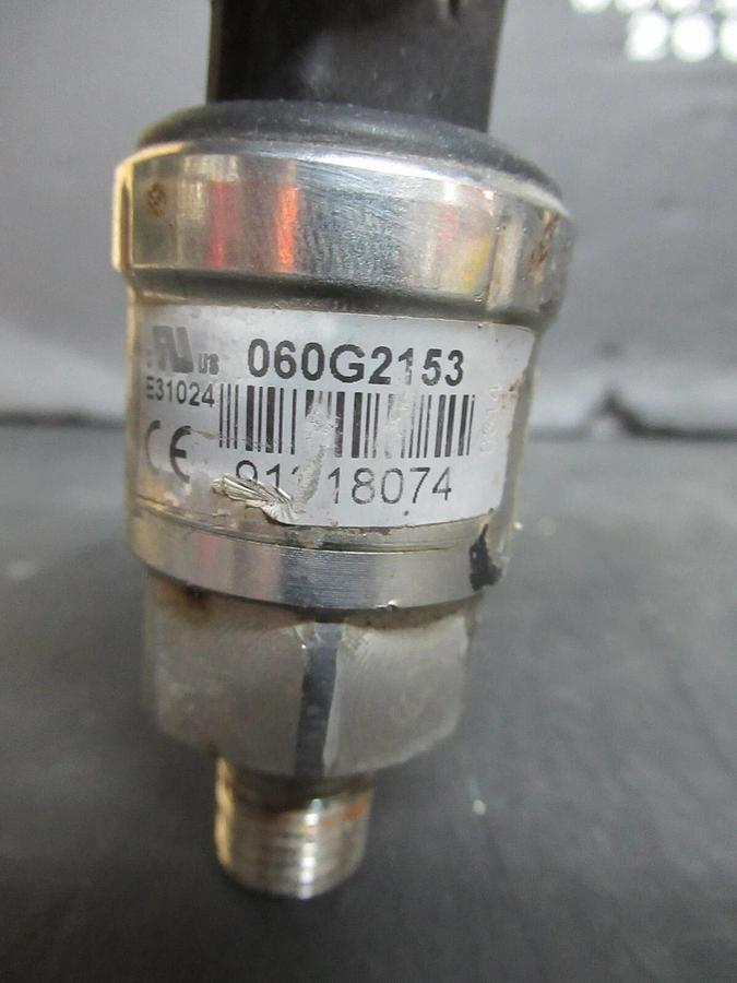 Used YORK DANFOSS PRESSURE TRANSDUCER 025-29583-000 200 PSIS 5 VDC **WARRANTY**