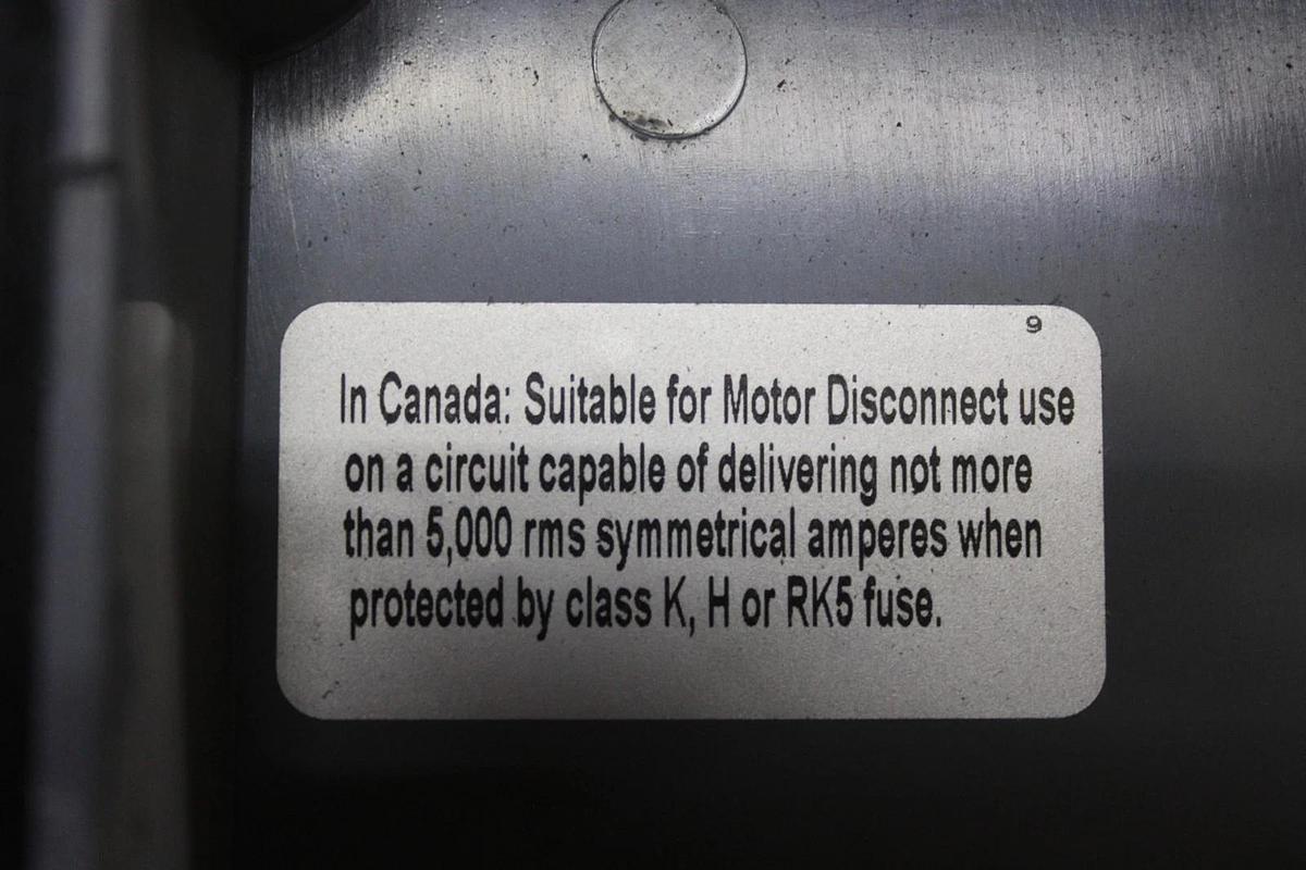 Used HUBBELL SAFETY DISCONNECT ENCLOSURE HBDLS10AC 100 AMP 600 VAC W/ HBDL60100RS