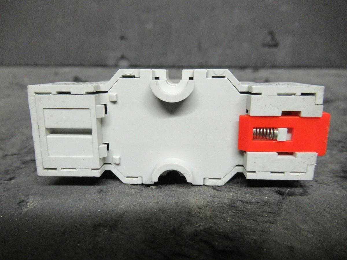 Used SIEMENS 3TX7114-5LC13 RELAY 15 AMP 277 VAC W/ 3TX7144-1E6 BASE COIL: 24 VAC