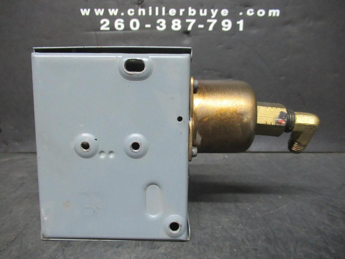 Used JOHNSON CONTROLS PRESSURE CONTROL P70EA-7 240 VAC 16 AMP **WARRANTY**