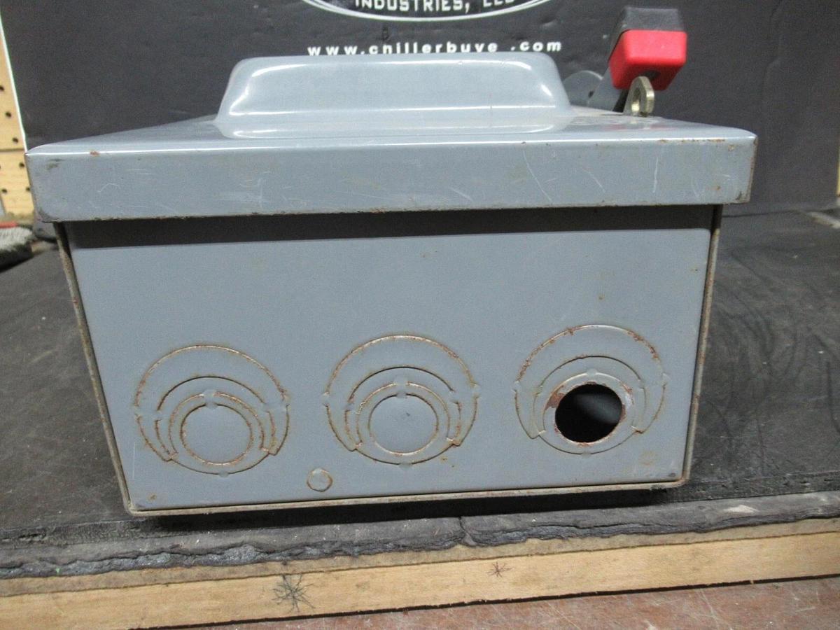 Used SQUARE D SAFETY SWITCH H-363 TYPE 1 ENCLOSURE 60 AMP 60 HP 600 VAC 3-POLE