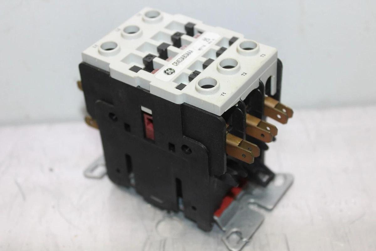 Used GENERAL ELECTRIC CONTACTOR CR453AB3AAA 25 AMP 600 VAC 3-POLE COIL: 110/120V