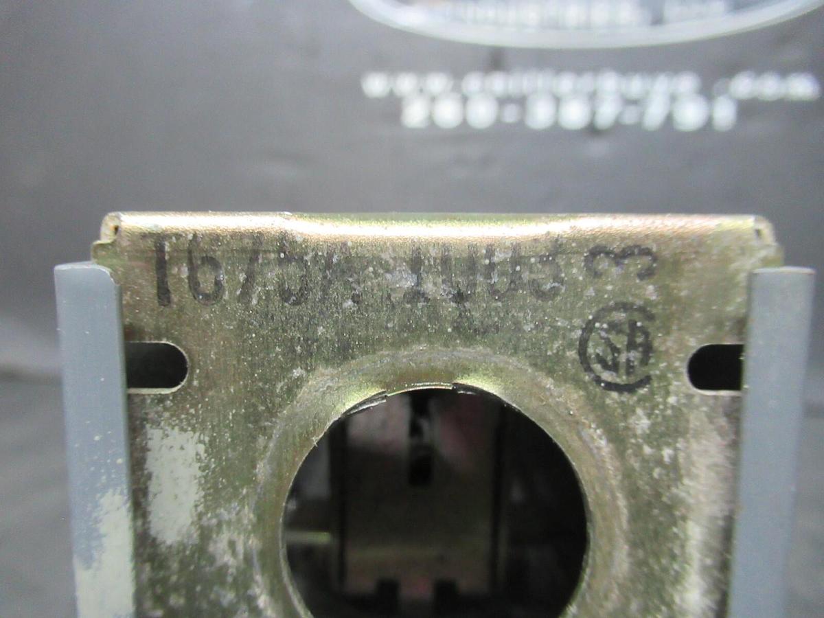 Used JOHNSON CONTROLS INDUSTRIAL THERMOSTAT T675A1003 W/ REMOTE INSERTATION BULB