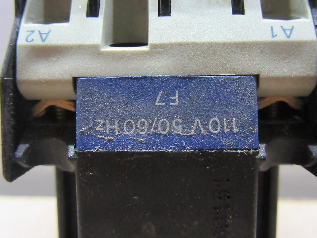 Used SQUARE D CONTACTOR LC1-D0901 600 VOLT 20 AMP 7.5 HP COIL: 110 VOLT