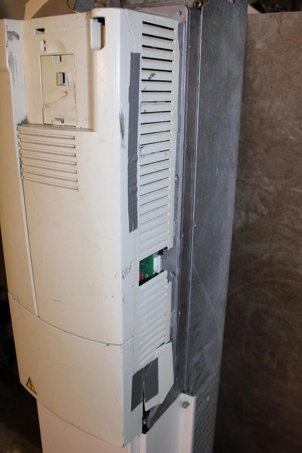 Used ABB VARIABLE SPEED DRIVE ACH401601632 480 VAC 3-PHASE *W/ BYPASS* *NO KEYPAD*