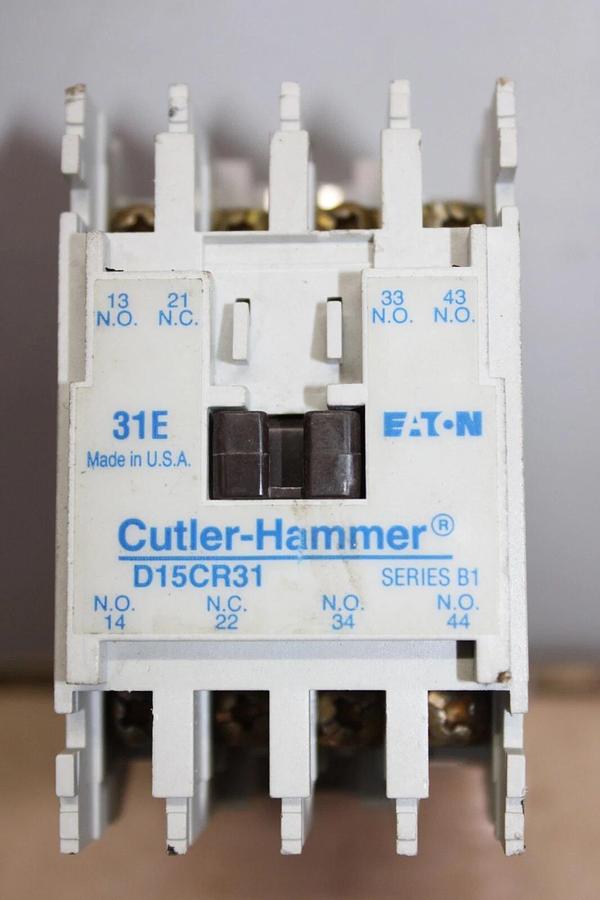 Used CUTLER HAMMER CONTACTOR D15CR31 SER. B1 10 AMP 600 VAC 3-POLE COIL: 110/120V