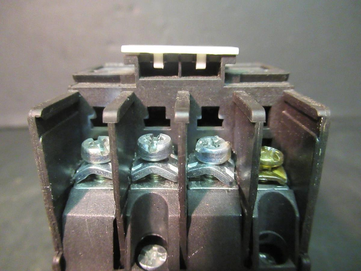 Used RAM CONTACTOR RI1D1840 RI1-D18-10 600 VAC 32 AMP 15 HP COIL: 120 VOLT