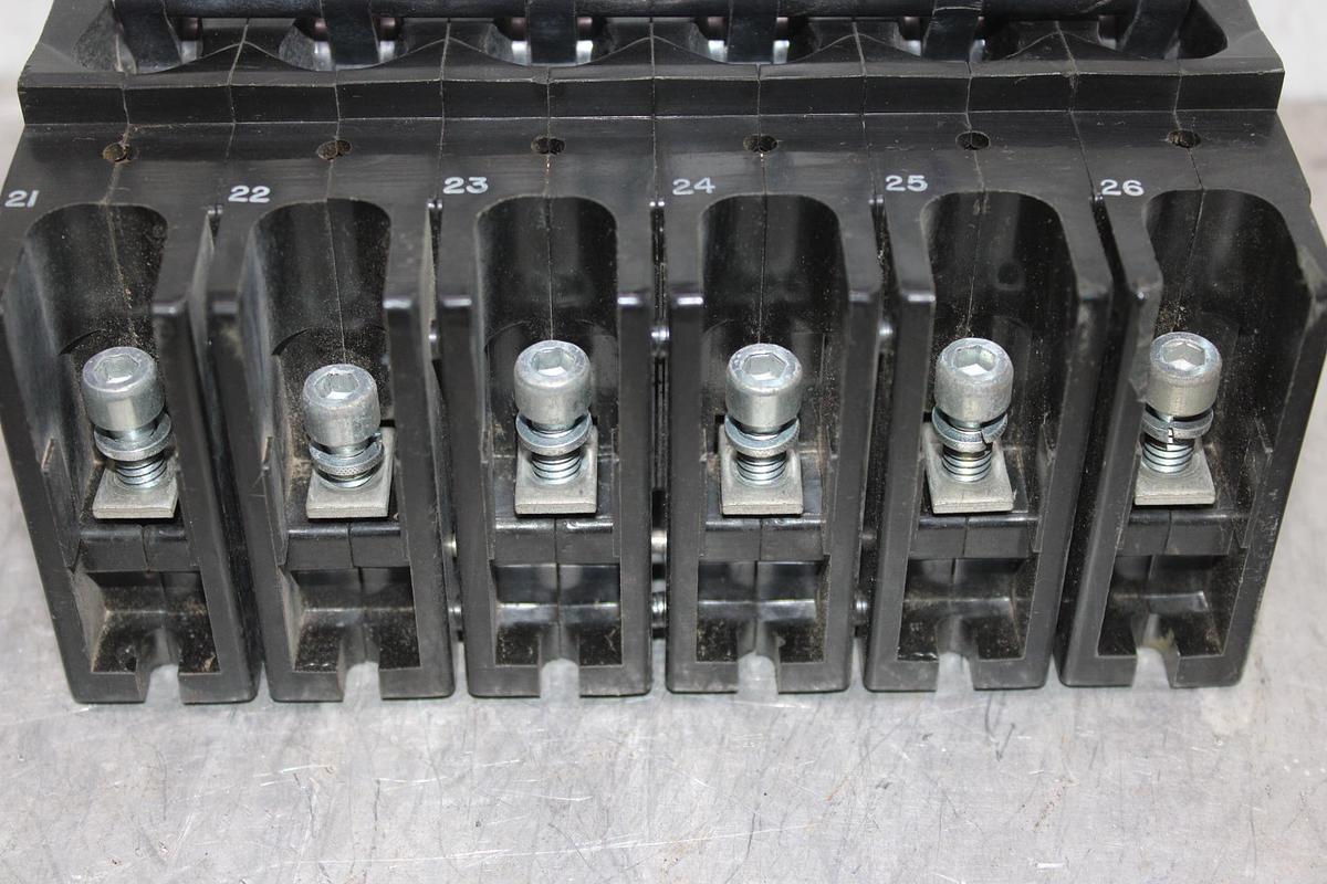 Used CUTLER-HAMMER CIRCUIT BREAKER NB36800PF 700 AMP TRIP 800 AMP FRAME 600 VAC 3-POLE