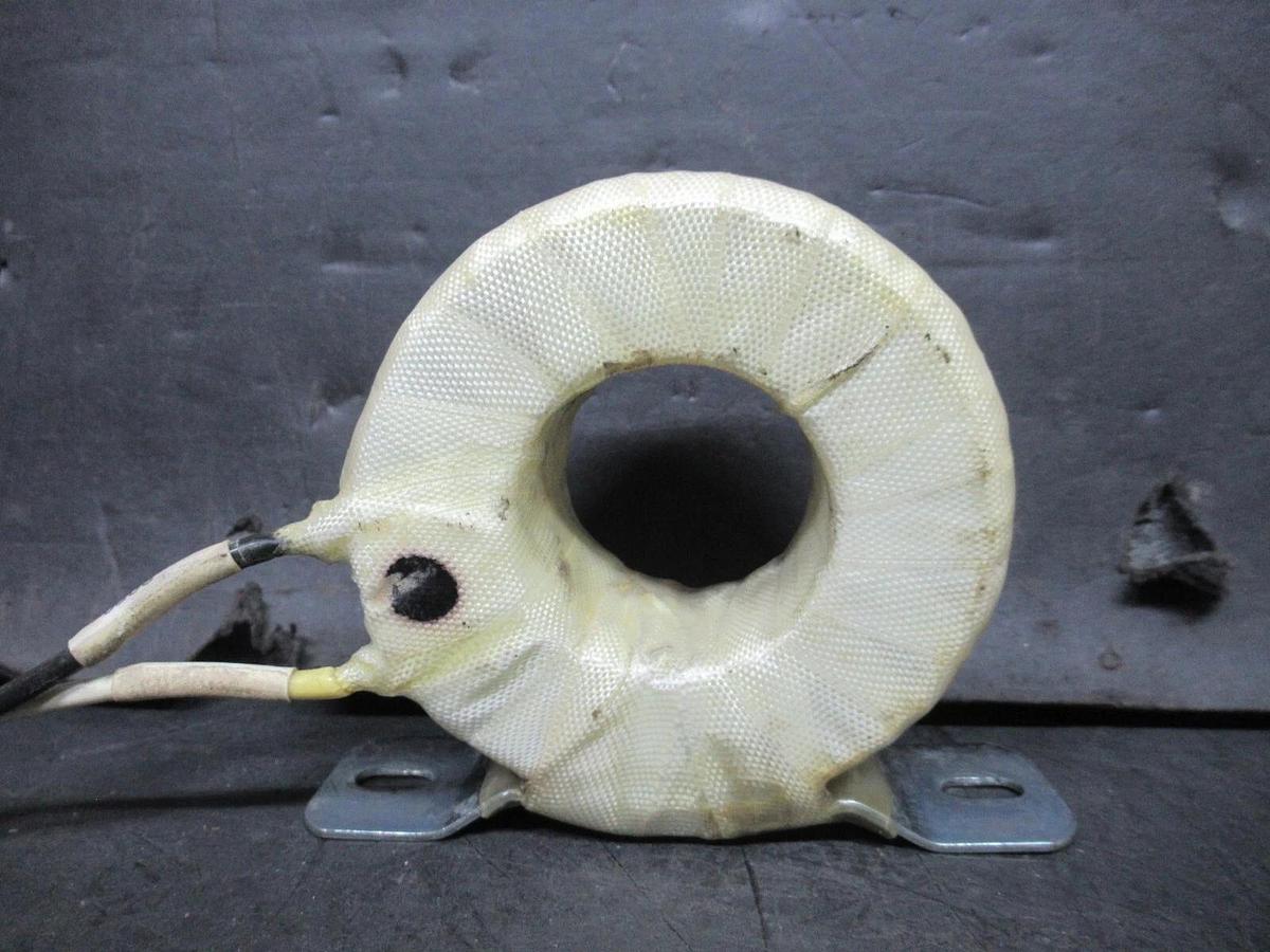 Used MIDWEST CURRENT TRANSFORMER 6CT125B 5 VA RATIO: 250:5 RF: 1.2 CYCLES: 25-400