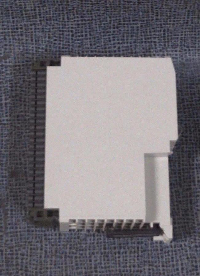 Used SCHNEIDER TSX COMPACT MODICON DAU 202 ANALOG OUTPUT MODEL: AS-BDAU-202