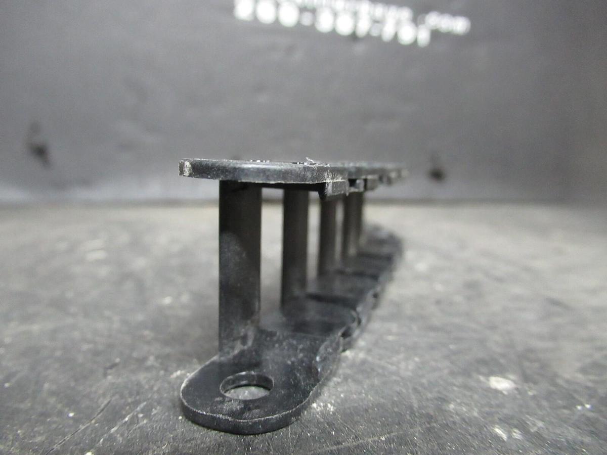 Used IGSU PLASTIC WIRE TACK 6" LENGTH X 1" WIDTH X 5/8" TALL R18 07 1.2 *WARRANTY*