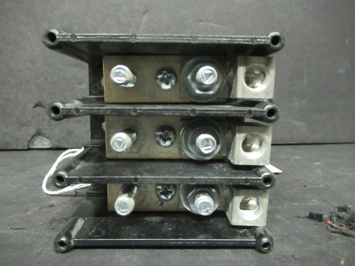 Used FERRAZ SHAWMUT POWER DISTRIBUTION BLOCK 62203 PDB62203 3-POLE 600 VOLT