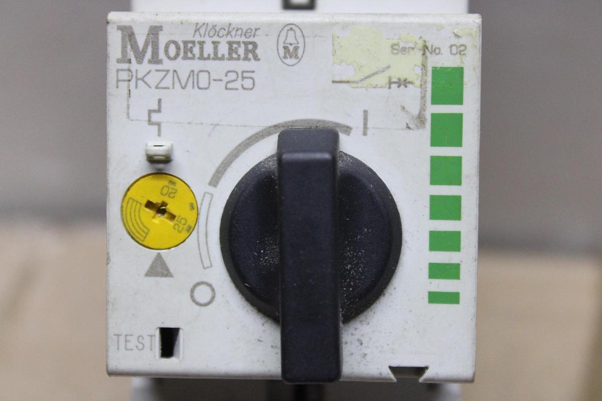 Used MOELLER MANUAL MOTOR STARTER PKZM0-4 600 VAC 4 AMP 3-PHASE