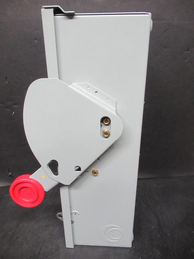 NEW IN BOX EATON HEAVY DUTY SAFETY SWITCH DH221FRK 30 AMP 240 VAC 2-POLE