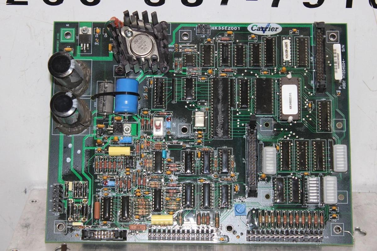 Used CARRIER HVAC INPUT/OUTPUT CIRCUIT BOARD HK35EZ001 HT204504