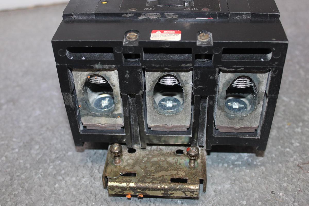 Used SIEMENS SENTRON CIRCUIT BREAKER LD63F600 500 AMP 600 VAC 3-POLE
