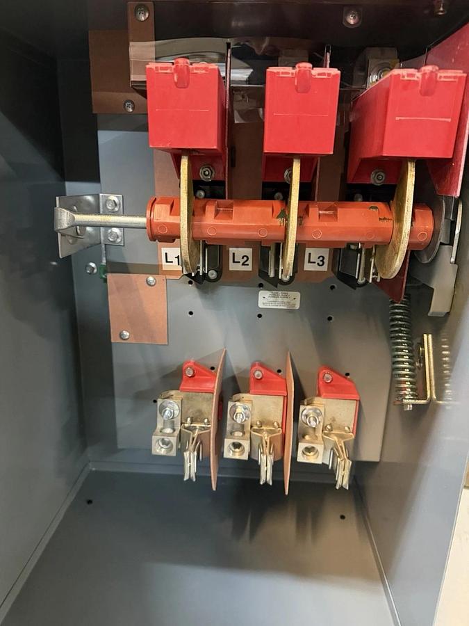 NIB SQUARE D I-LINE FUSIBLE BUSSWAY UNIT PQ3620G 200 AMP 600 VAC 3-POLE 3-WIRE