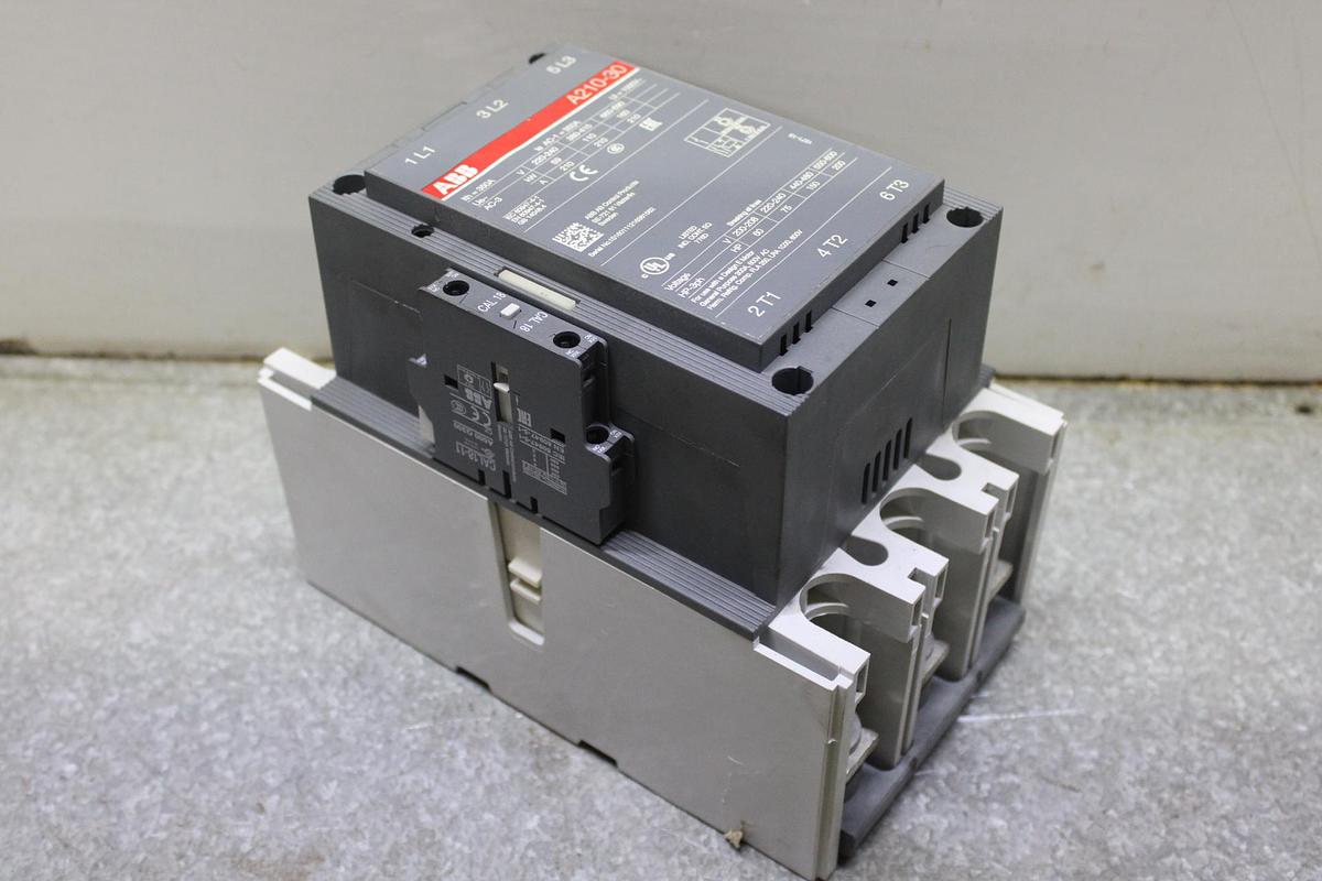 Used BRAY ACTUATOR BIB171.1U-YDN1A 025-038178-000 24 VAC 6 VA NEMA 2 W/ 3.25" VALVE
