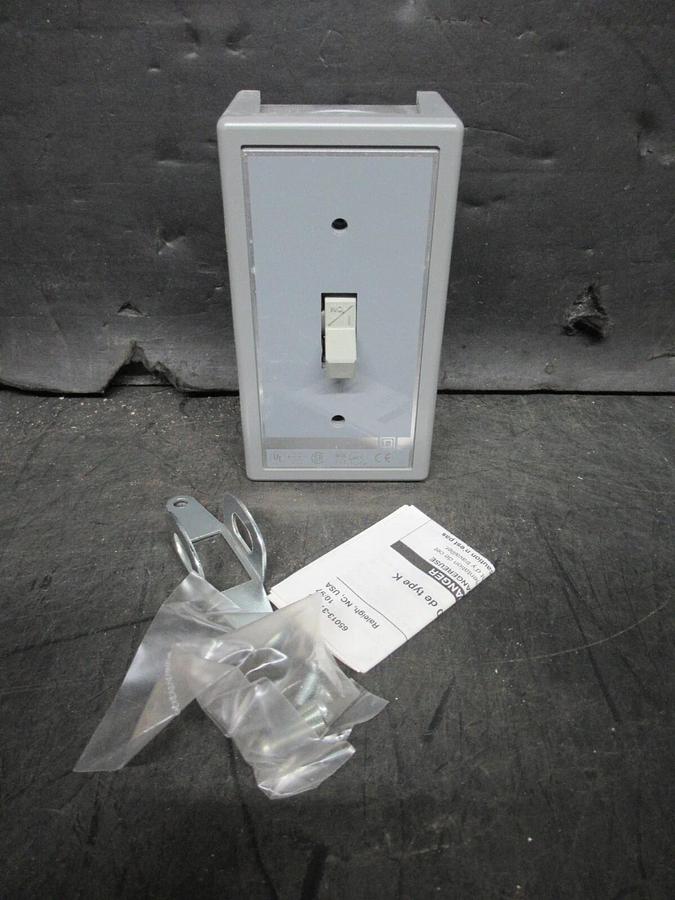 NEW SURPLUS SQUARE D FHP MANUAL MOTOR STARTER 2510KG1 ENCLOSURE TYPE 1 10 HP