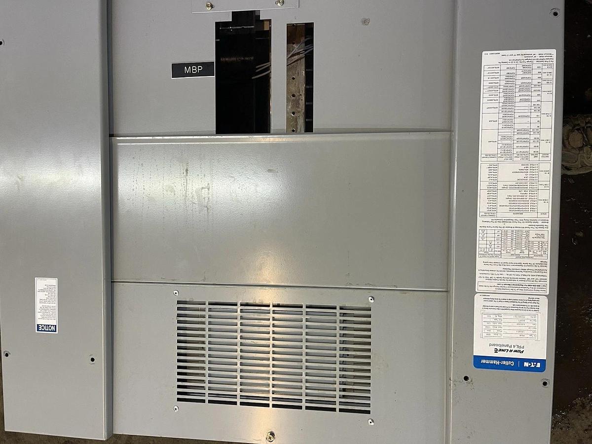 Used EATON POW-R-LINE PRL4 PANELBOAD PRL4B 600 AMP 120/240 VAC 1-PHASE 3-WIRE BX3673