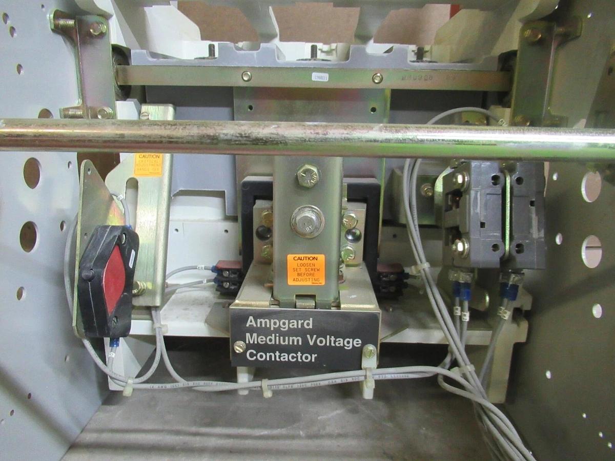 Used CUTLER-HAMMER AC CONTACTOR SRNA3NL4A1 SJS32VW430 360 AMP MODEL C 3-PHASE 5000 V