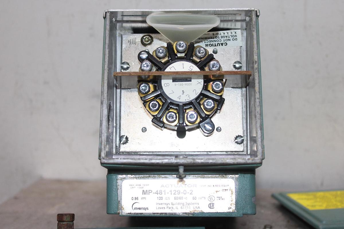 Used LOT OF 3 SCHRACK RELAY CAD11D10/024 RL-200024 120 VAC 10 AMP W/ BASE