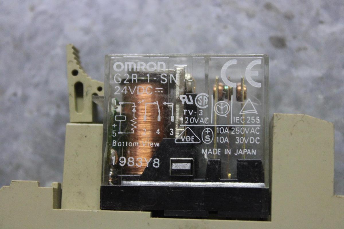 Used LOT OF 3 OMRON RELAYS G2R-1-SN 24 VDC 10 AMP W/ BASE