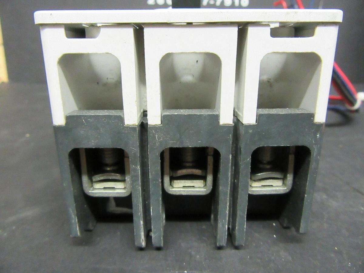 Used 30 AMP ALLEN BRADLEY BREAKER 140M-H8P-C30 3 POLE 480 VAC **WARRANTY INCLUDED**